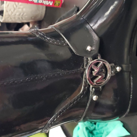 Authentic MICHAEL KORS Black Short Rain Boots - Picture 6 of 6